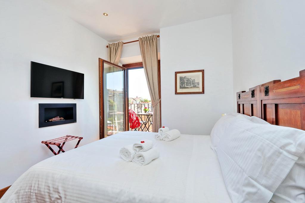 Gasthuis Terrazze Navona 3*